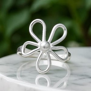 Single Flower Silver Ring | Flower Ring | Minimalist Ring | Dainty Ring | Promise Ring | Stacking Flower Ring | Statement Ring | Women Ring