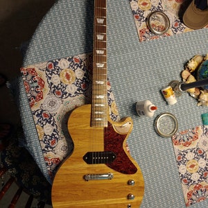 11 Guitars retirement sale