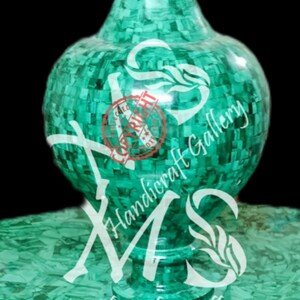 Handmade Malachite Table Top Set with Flower Vase: 42" Round Dining Table image 3