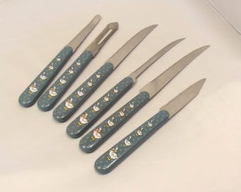 Lot Six Vintage Chef&#39;s Libbey Country Goose Collection Cutlery: Paring Knife, Corer Peeler, Utility Knife, Slicing Knife Serrated Blades GC6