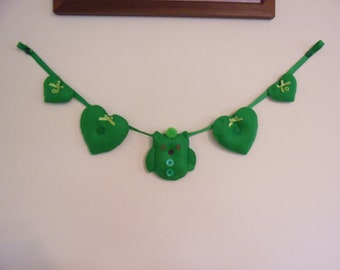 Nursery Child Bedroom Wall Decoration Hanging Garland Banner Swag Green Owl and Hearts