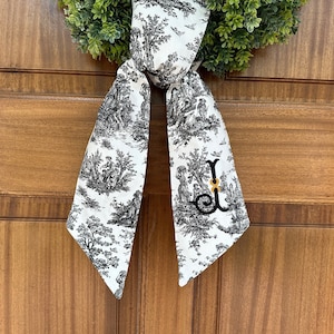 personalized black toile wreath sash for front door, custom monogrammed farmhouse porch decor, gift for wedding, housewarming