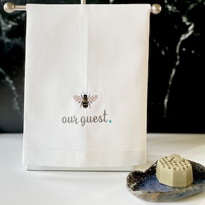 bee our guest hand towel, kitchen decor, hostess gift, bee themed gift, bathroom decor, housewarming for couple, Christmas gift for mom