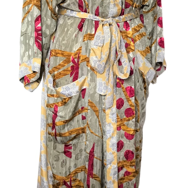 Vintage silk bath robe, Upcycled silk sari kimono dressing gown, Bohemian recycled silk bath robe, Eco-friendly repurposed handmade item