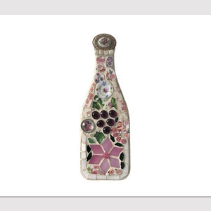 Upcycled Mosaic Bottle Art: Pique-Assiette Rose Wine Decor