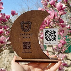 ¡Comida interactiva! Letreros de mesa con código QR: ¡Mejora tu servicio! Menús QR para restaurantes. Regalo con código QR de marca e información de la empresa.