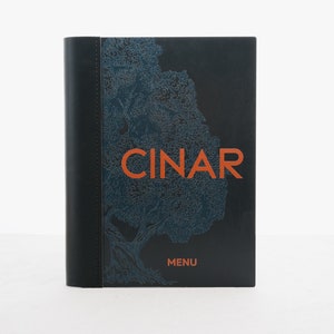 Porte-menu Premium avec impression couleur UV et cuir naturel Restaurant de luxe personnalisé Accessoires en bois carte des vins dossier menu signe réservé