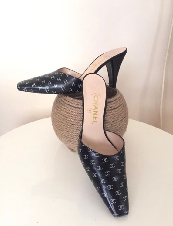 Vintage chanel heeled shoes , Black shoes ,woman s