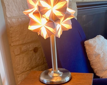 Lampe de table origami