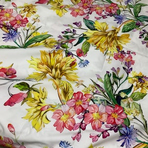 Alta Moda Nicht dünne Baumwolle Stretch mit wundervollen Blumen überall,Kollektion 2023