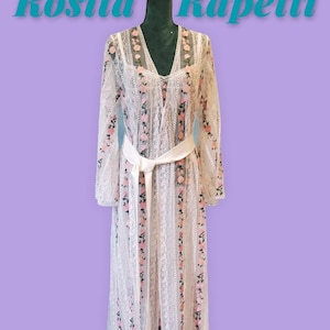 Lingerie,Nightwear set of Night dress and Robe kimono in Embroidered chantilly lace