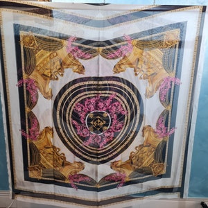Chiffon fabric with horses sold by panels.Perfect for tunics,Kimono,Kaftan,Dress/panel 130*140cm