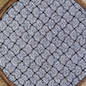 Optical illusion swirl pattern blackwork embroidery pattern | Meditive stitching | Relaxing design for beginners