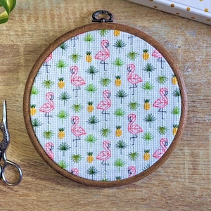 Patrón de punto de cruz de flamenco en blackwork / Patrón de pájaro bordado / Diseño geométrico retro / Vibras de verano, tropical, piñas, palmeras