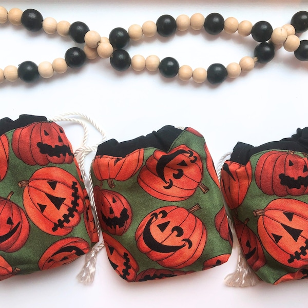 Halloween Drawstring Candy Bag - Mini Fabric Treat Bag - Kids Halloween Party Favor - Jack-o-Lantern Halloween Gift - Trick or Treat Bag Set