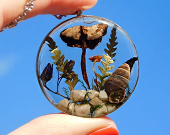 Silver circular real mushroom terrarium resin necklace with pressed flowers, botanical elven jewelry, cottagecore mushroom fern moss gift