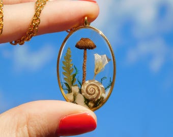 Golden oval real mushroom terrarium resin necklace with pressed flowers, botanical elven jewelry, cottagecore mushroom fern moss gift