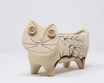 Clay  Cat planter/ Flower pot/ Succulents arrangement pot/ Patio Outdoor Decoration/ Home decoration/  Kitty lover Gift/ Xmas Gift