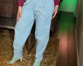 Vintage 1980s jeans cherokee light wash pretty pleated high waisted pants