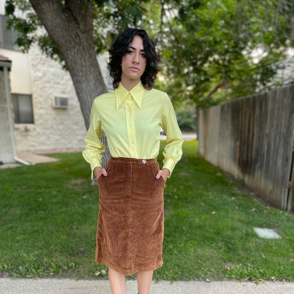 Vintage 1970s artsy dagger pastel yellow poet blouse dagger collar gorgeous Cut Bolan bowie cool color bishop sleeve