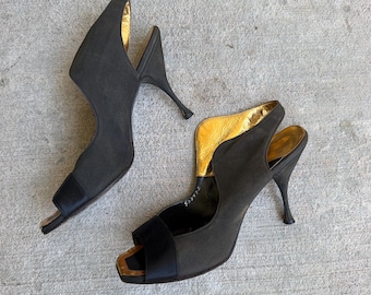 Escarpins Marquise vintage des années 1960 en satin doré et noir découpé MCM
