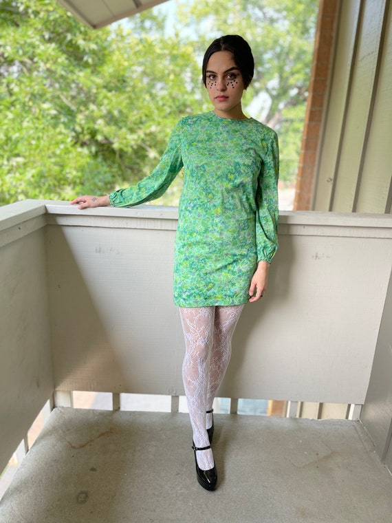 Vintage 1960s mod mini dress green floral bishop … - image 6