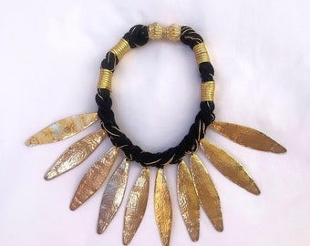 Vintage 1970s big gold art nouveau pretty tone Egyptian revival statement fringe necklace DISCO LOVE Leaves cool RAE