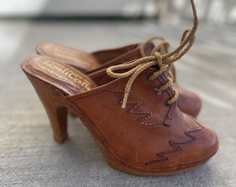 Vintage 1970s clog heels lace up glam wood leather cognac chic super hot heels GROUPIE LOVE bowie bola