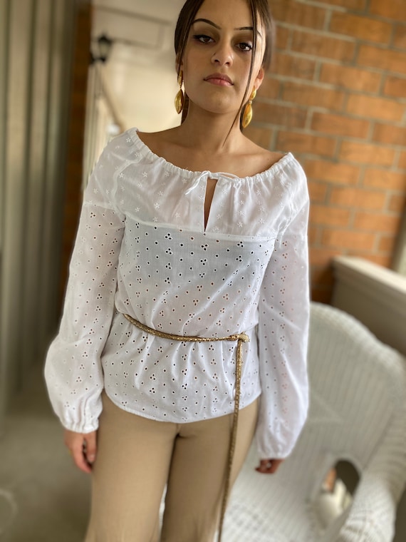 1970s John Meyer of Norwich white eyelet puff slee