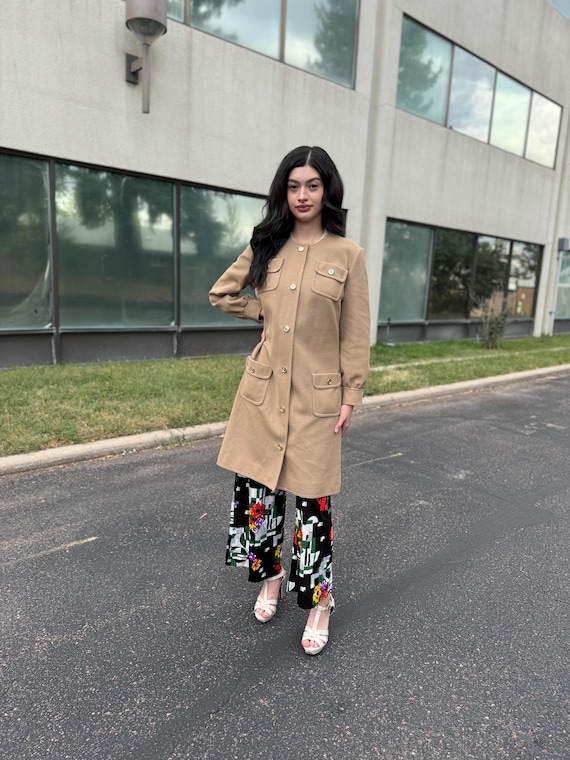 Vintage 1960s Beige Trench Coat, Gold Button Car Coat - MOD Style