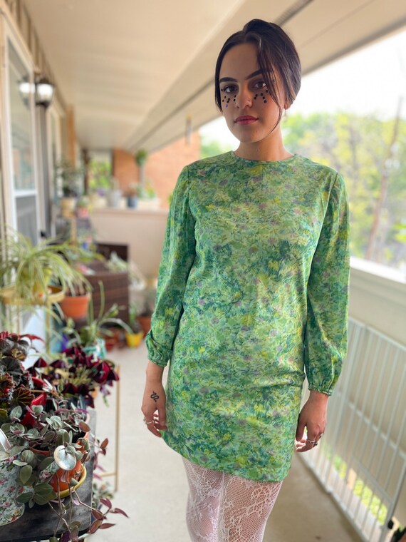 Vintage 1960s mod mini dress green floral bishop … - image 7