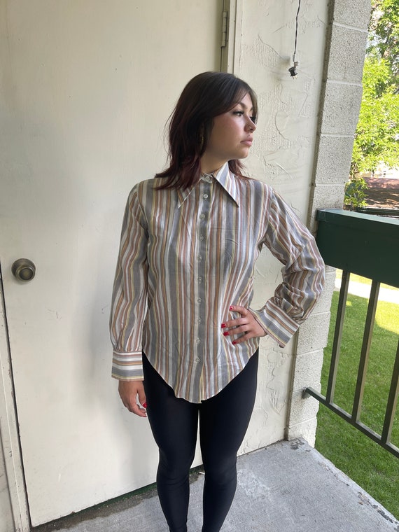 Vintage 1970s dagger collar striped shirt button … - image 5