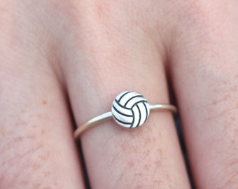Anillo de voleibol delicado: joyería de bola de plata de ley 925 maciza