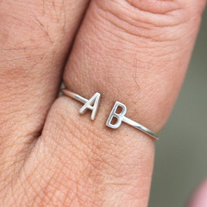 Anel inicial personalizado de prata esterlina, anel de letra personalizado, anel inicial delicado, anel de carta, joias de coração midi de prata, presentes para ela