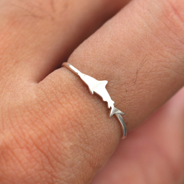 sterling silver tiny whale ring,shark ring,925 silver fish ring,ocean ring