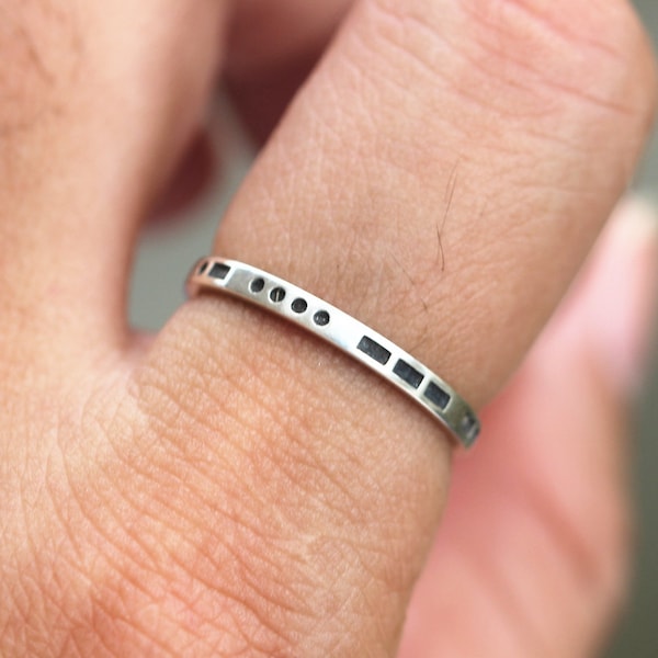 Benutzerdefinierte Morse-Code-RING, personalisierte geheime Nachricht Ring, Sterling Silber initial Ring, geheime Liebe Ring, Namensring, stapelbaren Ring, Geschenkidee