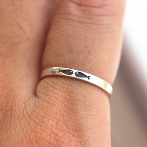 solid 925 sterling silver kiss fish Ring,family Fish Ring,custom fish Ring,tiny band ring,Confirmation Ring,Christian Ring,midi fish ring