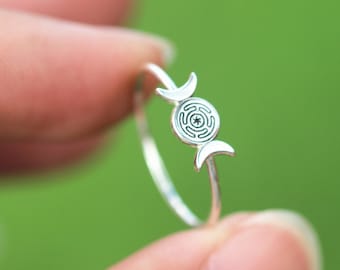 solid 925 silver Hekate&#39;s magic Strophalos ring,Wheel of Hecate symbol jewelry,talisman jewelry,silver goddess moon ring,unique ring