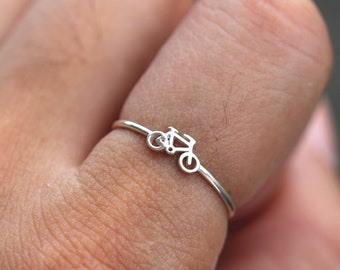 solide 925 argent Bike Ring, anneau de vélo argent, bijoux de vélo, anneau argenté de Dainty, bijoux de meilleur ami