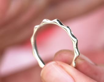 Anel de Sol em Prata de Lei: Aliança Elegante e Empilhável, Joia Minimalista