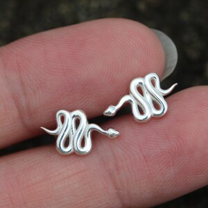 925 silver snake stud earrings,cute snake jewelry,animal lover jewelry,dainty silver jewelry