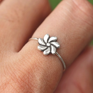 925 silver windmill ring,sunflower ring,dainty ring silver,flower ring,windmill jewelry,