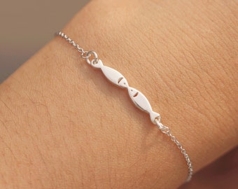 sterling silver kiss fish bracelet