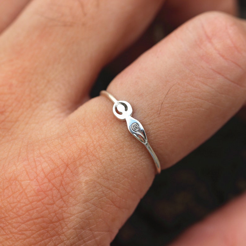 Goddess silver ring,Mother Earth ring,Spiral Goddess ring,Egyptian ring,Female symbol,Pagan jewelry