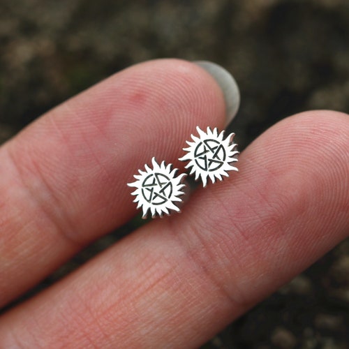 Örhängen i sterlingsilver med anti-besittning, örhängen i silver med solen, örhängen i The Supernatural Jewelry, örhängen i hednisk stil, örhängen i häxkonst