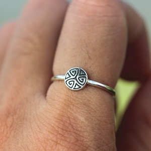 Sterling Silver Celtic Knot Ring: Delicate Family Jewelry