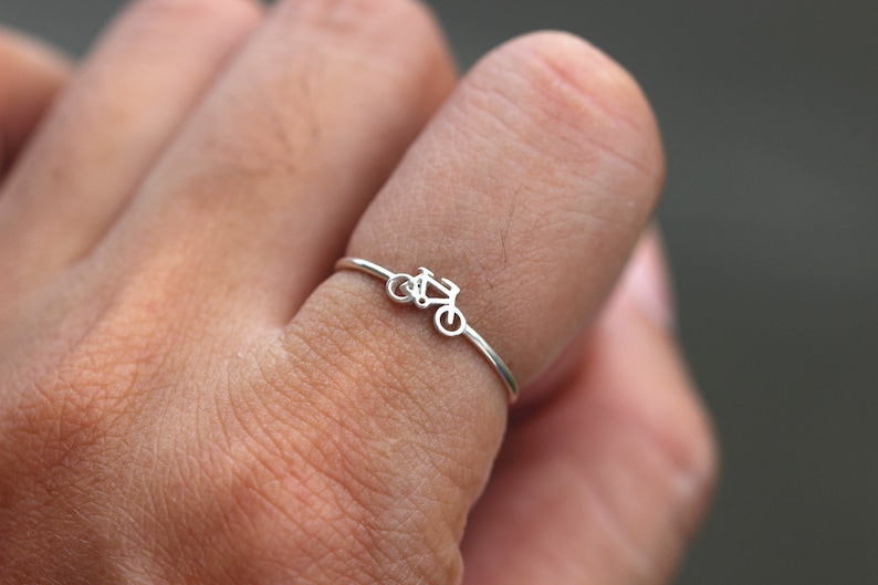 sólido 925 plata anillo de la bicicleta, anillo de la bicicleta de plata, joyería de la bicicleta, anillo de plata delicada, la mejor joyería del amigo imagen 1