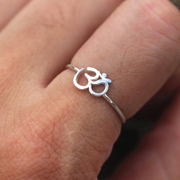 Sterling silver Ohm Om Ring,SILVER ring,OM ring,AUM ring,Amulet jewelry,Lucky ring