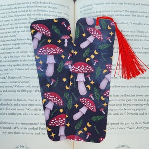 Mushroom Bookmark | Cottagecore bookmark | Witchy Bookmark | Mushroomcore Bookmark| Greenery Bookmark | Green Witch Bookmark