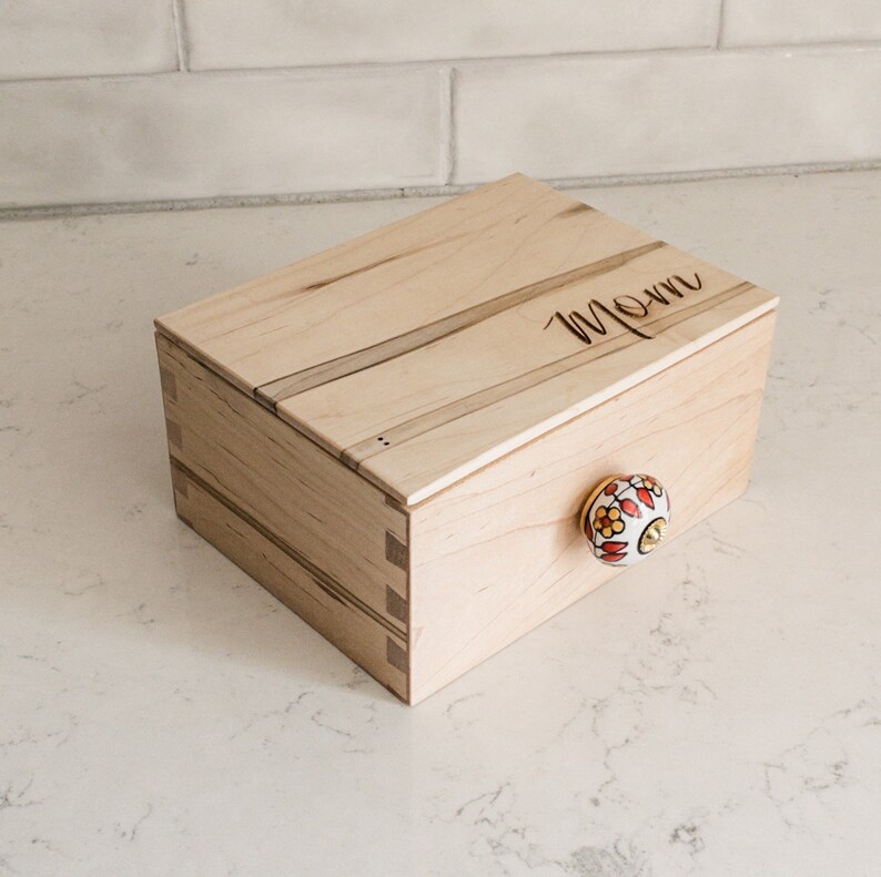 Engraved Script Personalized Wooden Keepsake Box, finished with decorative ceramic knob, mini size box. Mother's Day Gift image 2